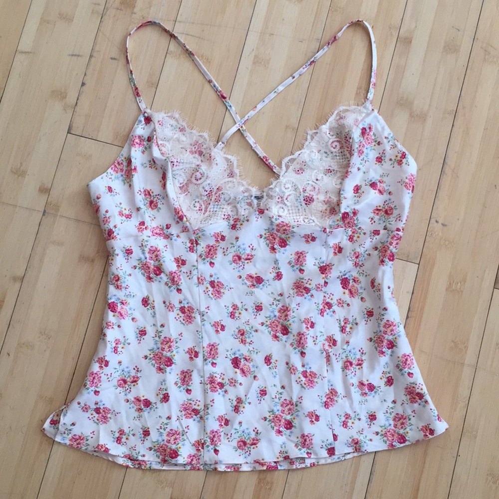 ✨ GUESS Floral + lace sateen cami 💐 Size L